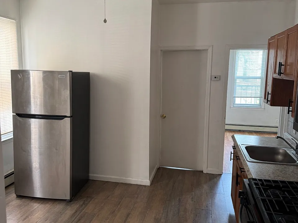 97 W 17th St #4