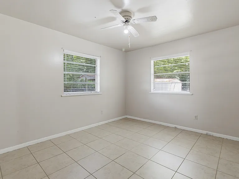 801 Stewart St — Photo 17