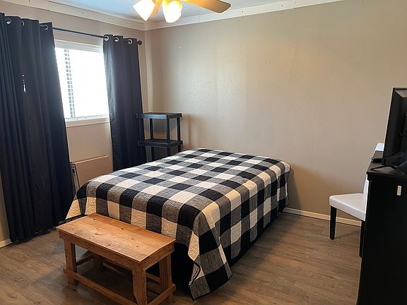 2nd image of 3230 Pearl St APT 20