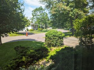 685 Farmington Ave, Ottawa, ON K1V7H4