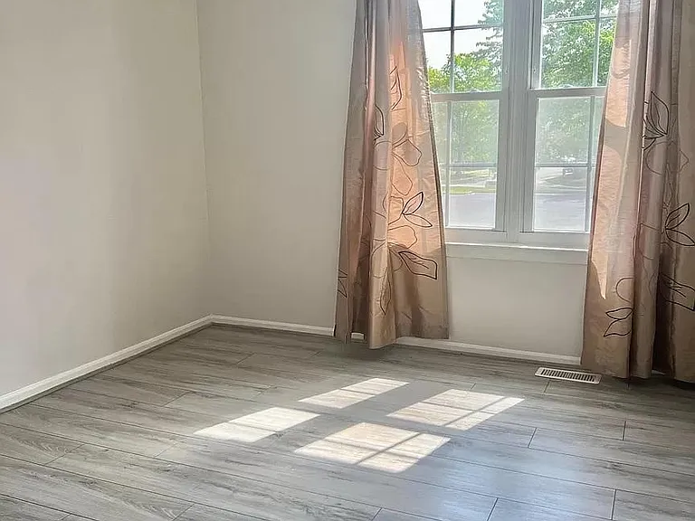 2918 Madeira Ct — Photo 17