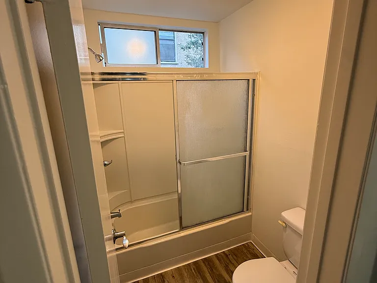 1218 McClellan Dr — Photo 1