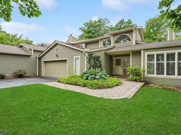31 Stone Row Ln, Jefferson Twp., NJ 07438