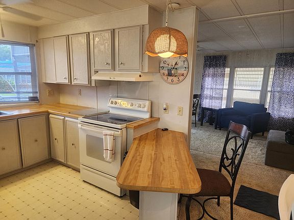 3rd image of 219 Santa Fe Trl