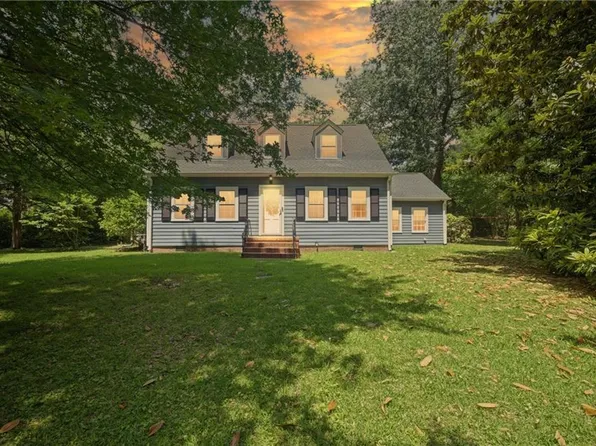 3812 Pine Rd, Portsmouth, VA 23703