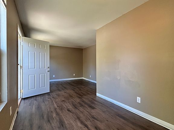 5th image of 3419 Hillside Ave