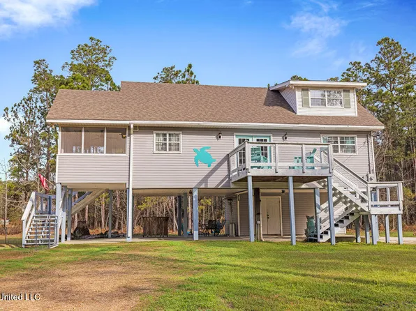 4082 8th St, Bay Saint Louis, MS 39520