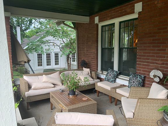 5th image of 1063 E College Ave