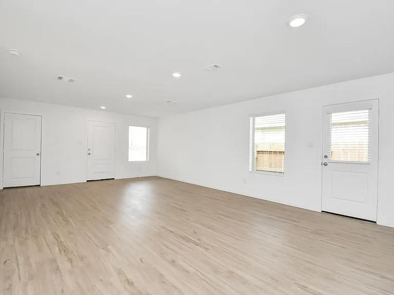 1615 Windrose Bnd — Photo 8