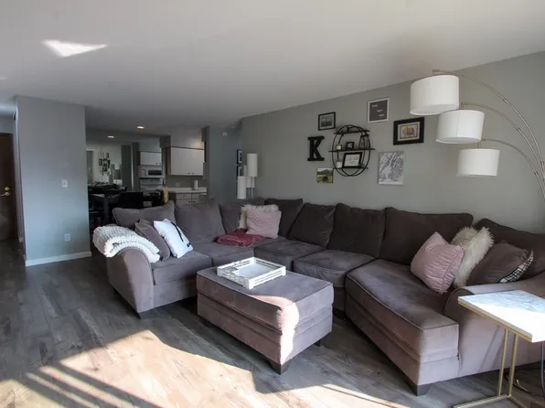 7414 22nd St W #204, Saint Louis Park, MN 55426