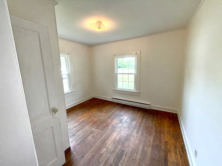 1871 Merritt Dr — Photo 9