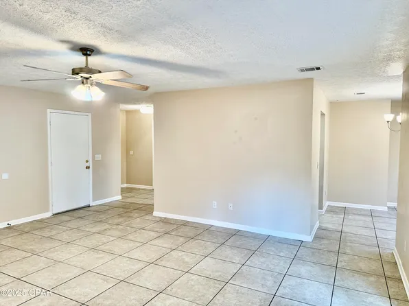 1105 W 19th St, Lynn Haven, FL 32444