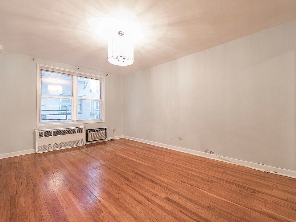 2nd image of 320 E 35th St APT 4H