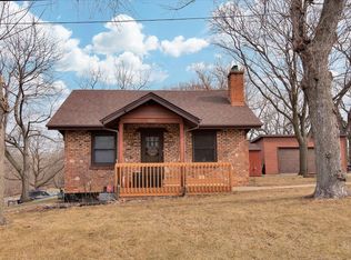 995 Steel St, Elgin, IL 60123