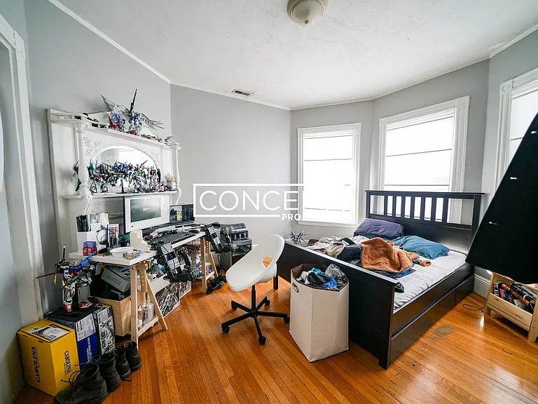 122 Calumet St — Photo 10