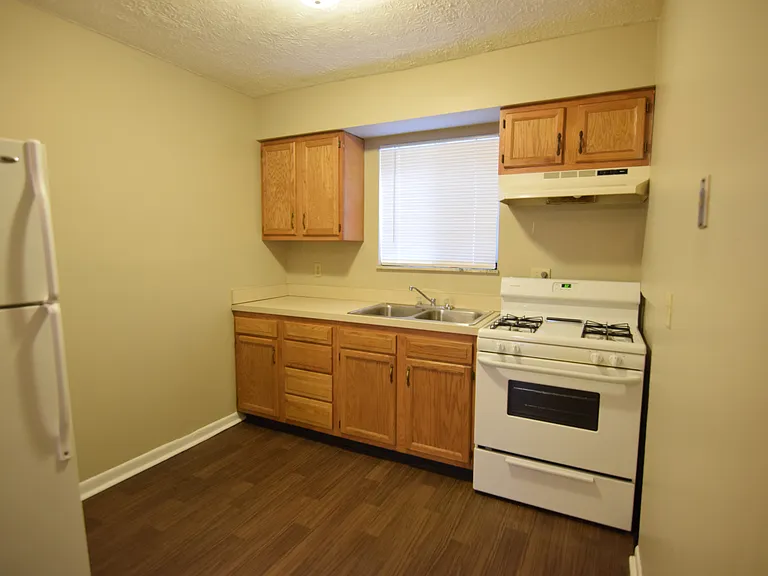 1251 Summit St #A — Photo 5