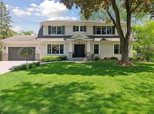 261 Ridgeview Dr, Wayzata, MN 55391