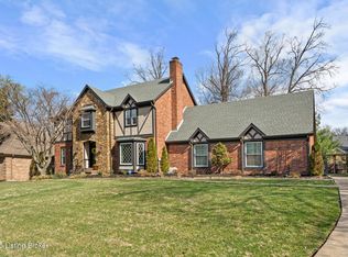 8809 Linn Station Rd, Hurstbourne, KY 40222