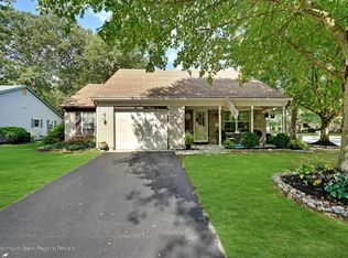 10 Morning Glory Ln, Whiting, NJ