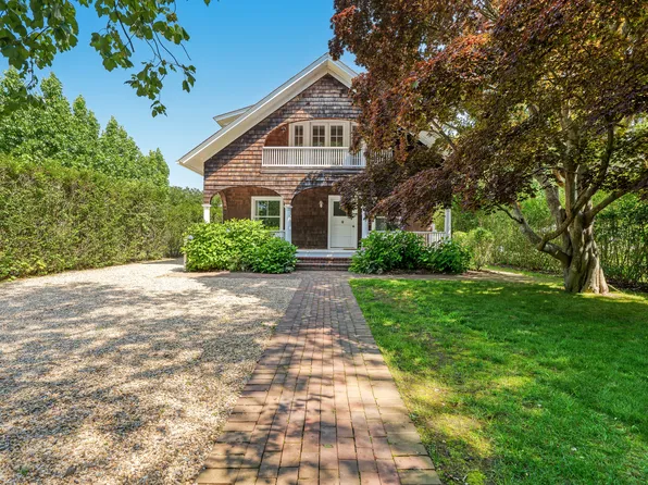 https://photos.zillowstatic.com/fp/57fae1a984642ae3c25e2624007e210a-p_e.webp