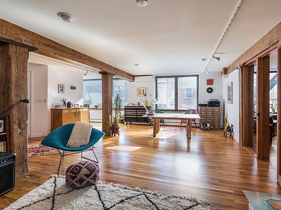 5th image of 466 Washington St APT 5E