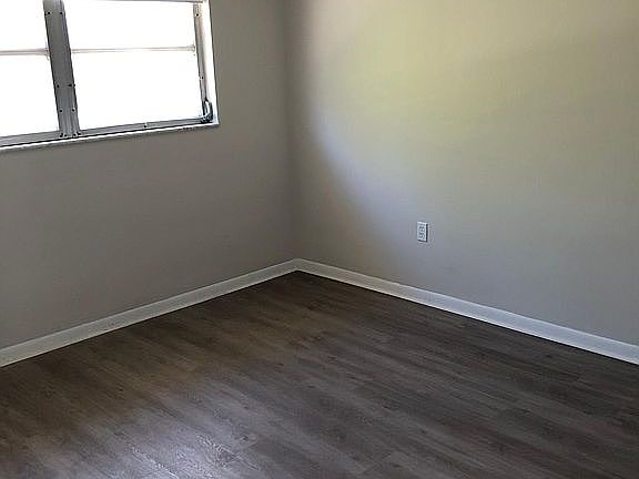 4th image of 361 41st Ave N APT 1