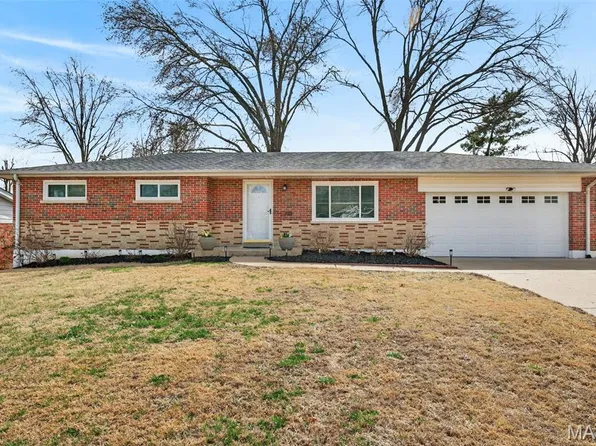 9840 Lakeford Ln, Saint Louis, MO 63123