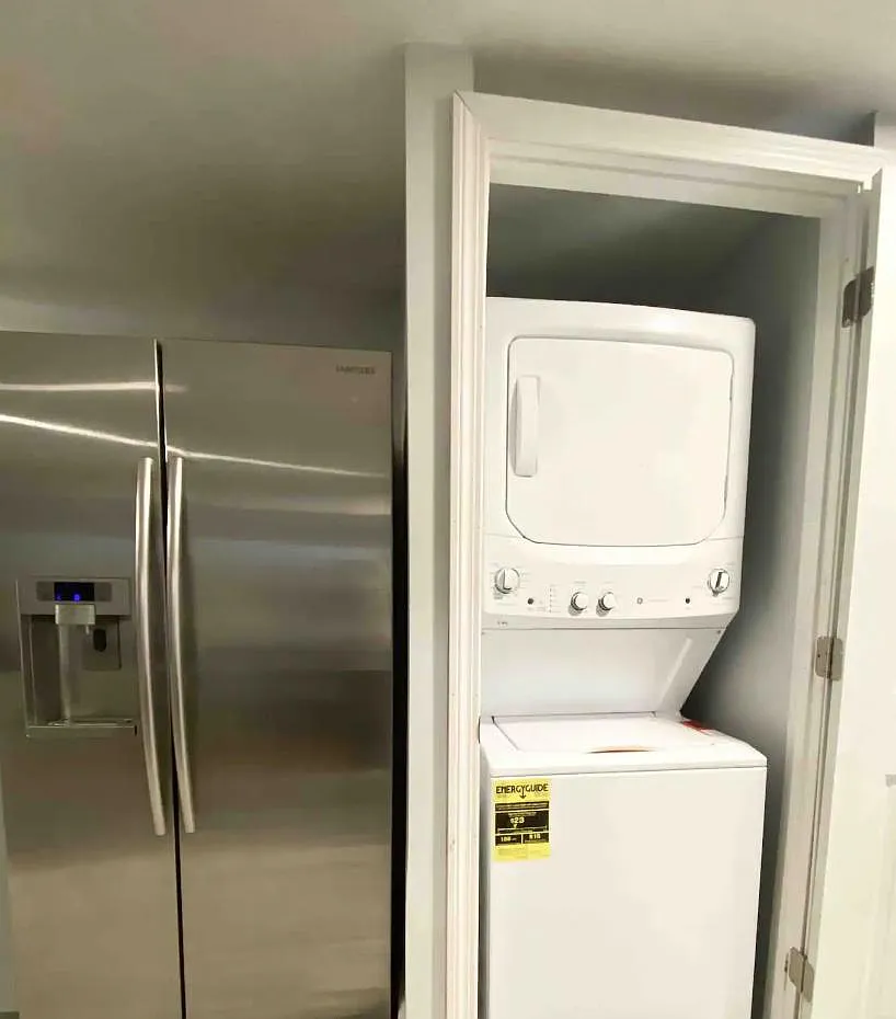 4 bed, 2000 sqft, $4,600 — Photo 2