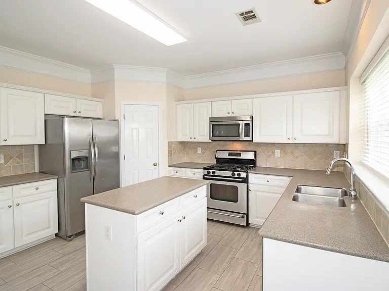8155 Cavendish Pl — Photo 13