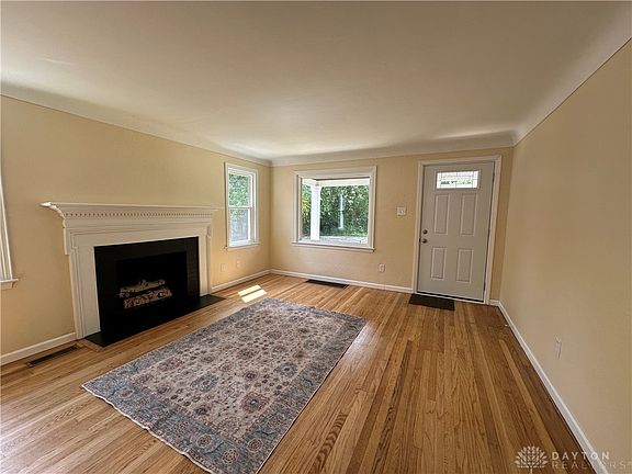 5th image of 3018 Whittier Ave