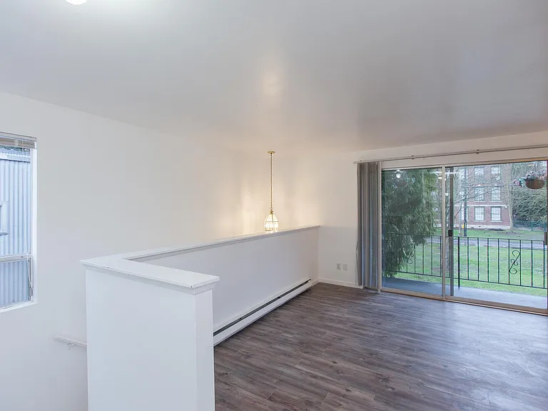 539 NE Ravenna Blvd #3 — Photo 4