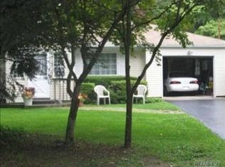 37 Marbeth Cir, Miller Place, NY 11764