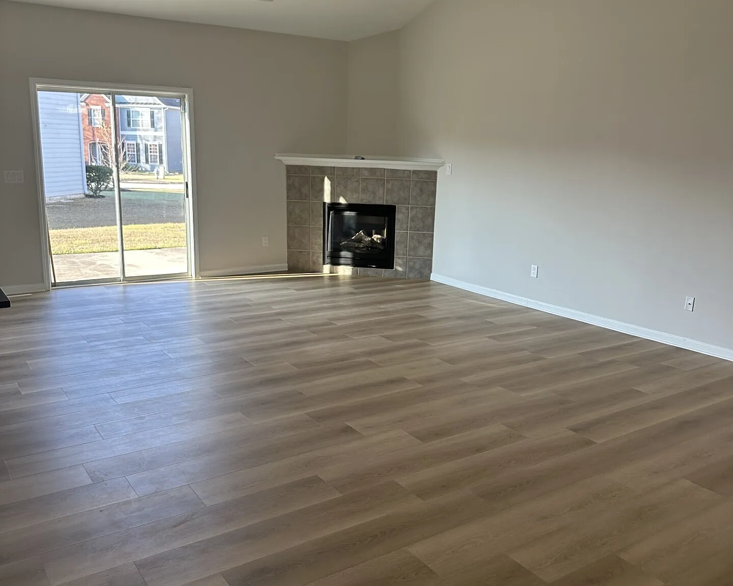 4 bed, 2.0 bath, 2476 sqft, $2,500 — Photo 4