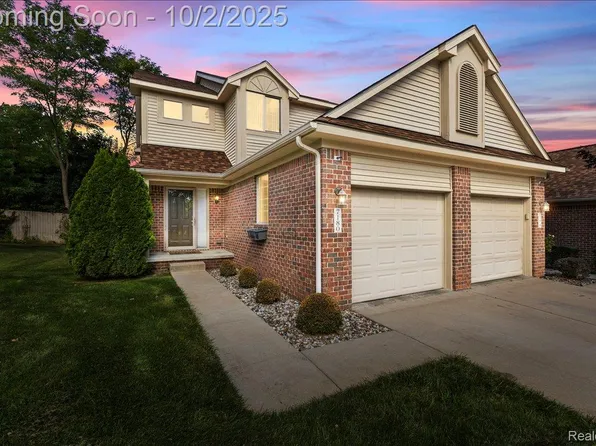 7180 Lavender Ln, Waterford, MI 48327