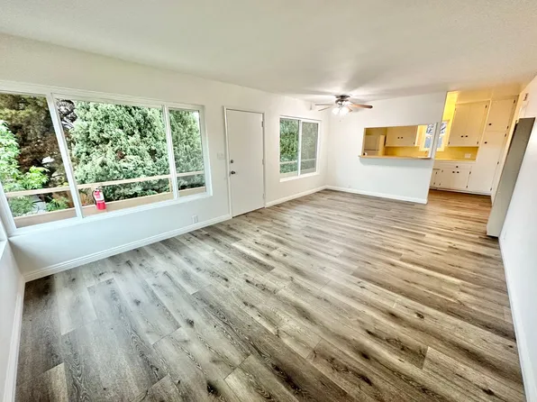 Spacious 1 Bedroom Retreat with Garage Parking, 4750 E Malta St #4754, Long Beach, CA 90815