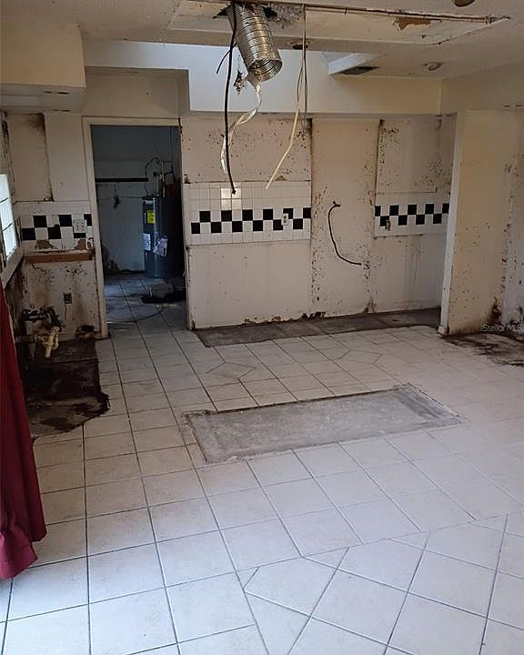 2nd image of 225 Fernery Rd