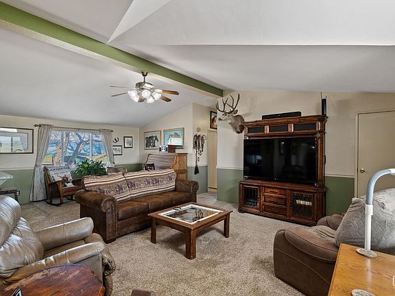 4th image of 472 Eaglecrest Rd