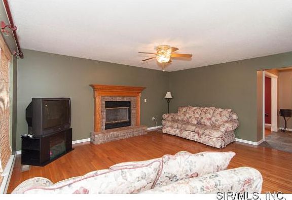 2nd image of 157 Crystal Gate Ln