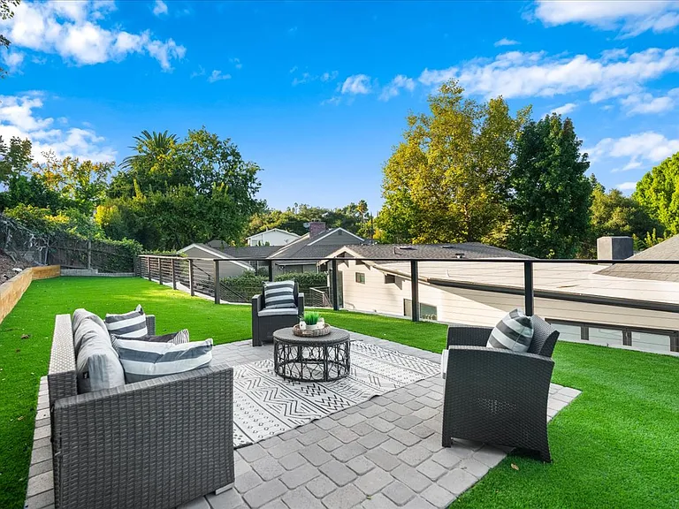 3873 Royal Woods Dr — Photo 33