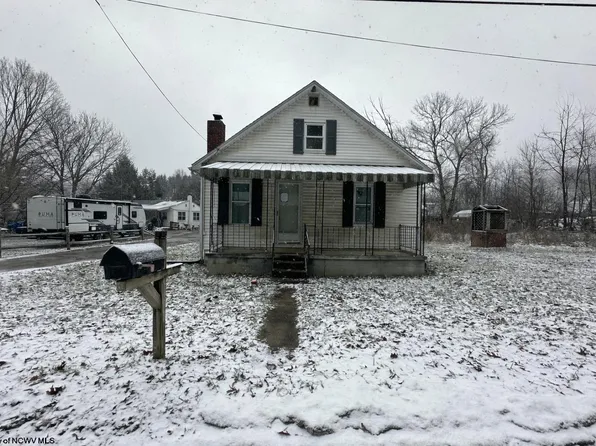 14 White Lamb Ln, Elkins, WV 26241