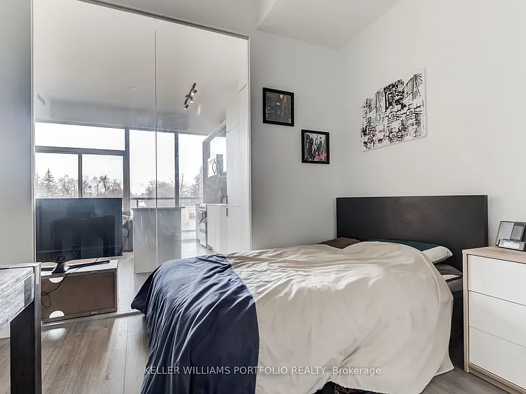 6 Parkwood Ave #516 — Photo 17
