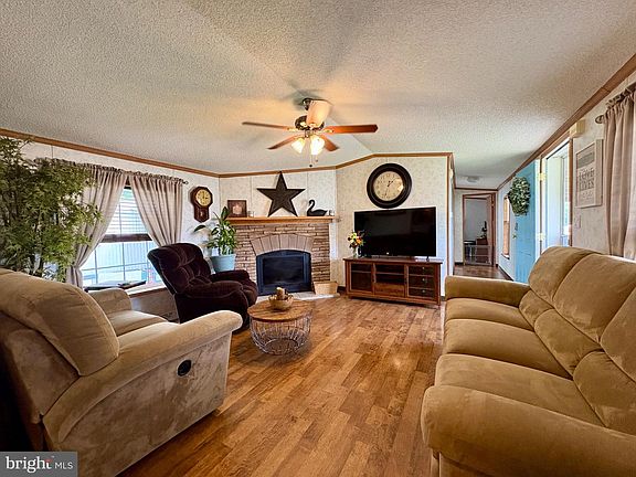 2nd image of 20 Circle Dr