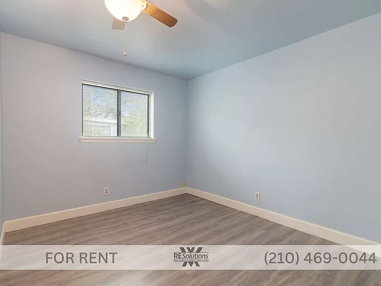 800 Brooks Ave — Photo 4