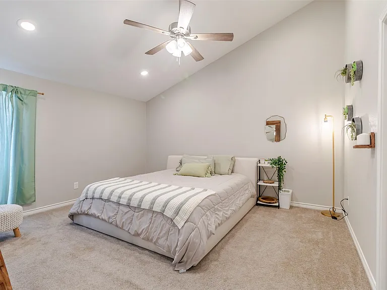 6915 Ten Oaks Cir — Photo 18