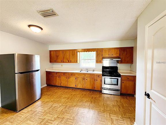 3rd image of 420 N COURT STREET