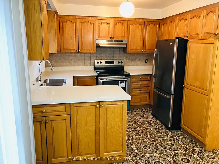 2114 Islington Ave — Photo 4
