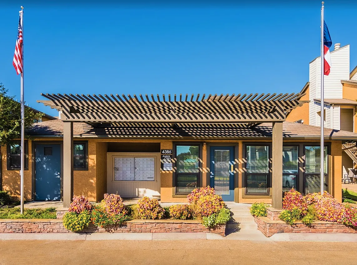 Amber Creek Apartments — Photo 4