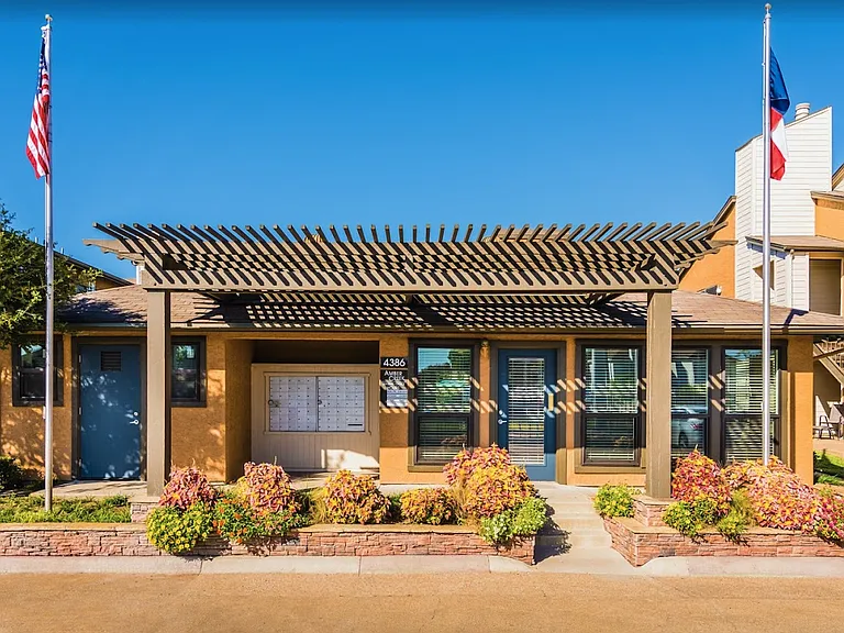Amber Creek Apartments — Photo 5