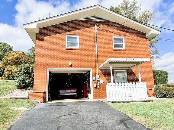 Full drive under basement