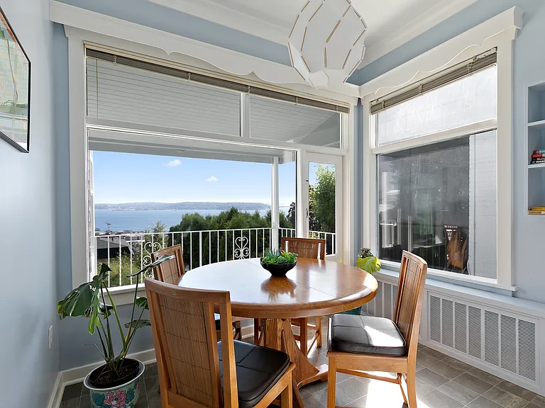 Breakfast room